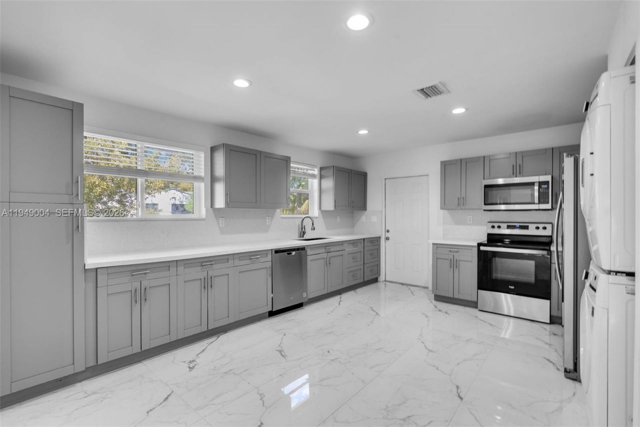 1786 SW 14th Ter, Miami, FL 33145 Photo