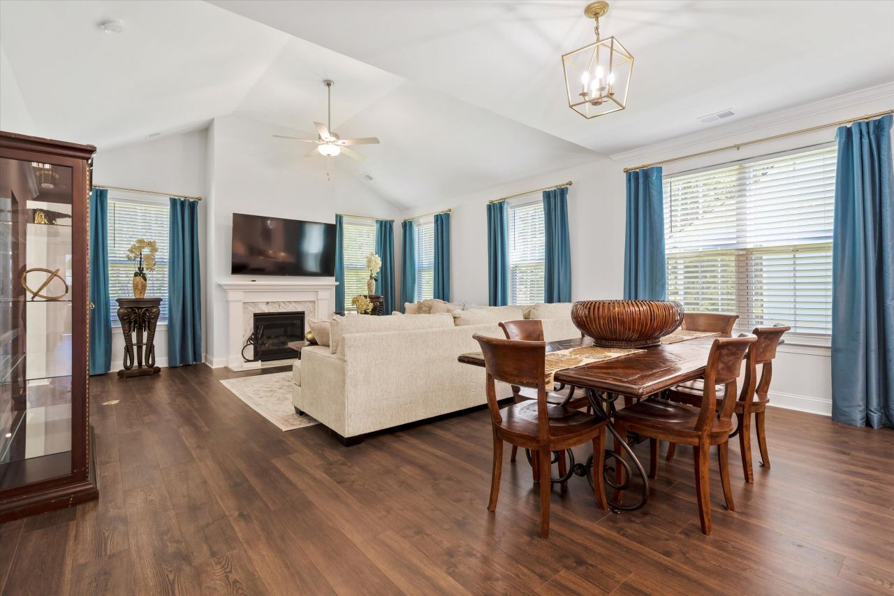 428 Eagleview Drive Photo 13