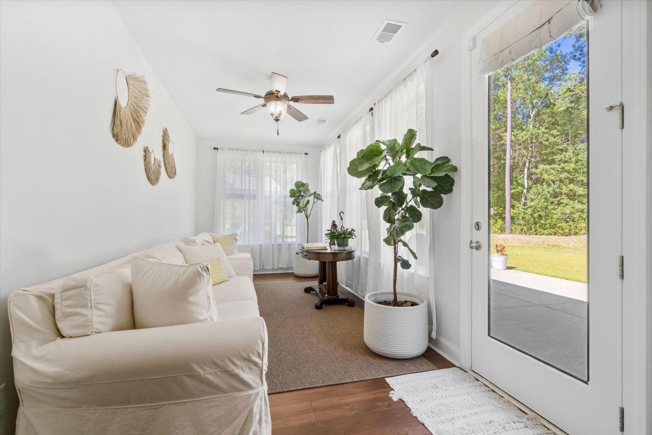 428 Eagleview Drive Photo 16