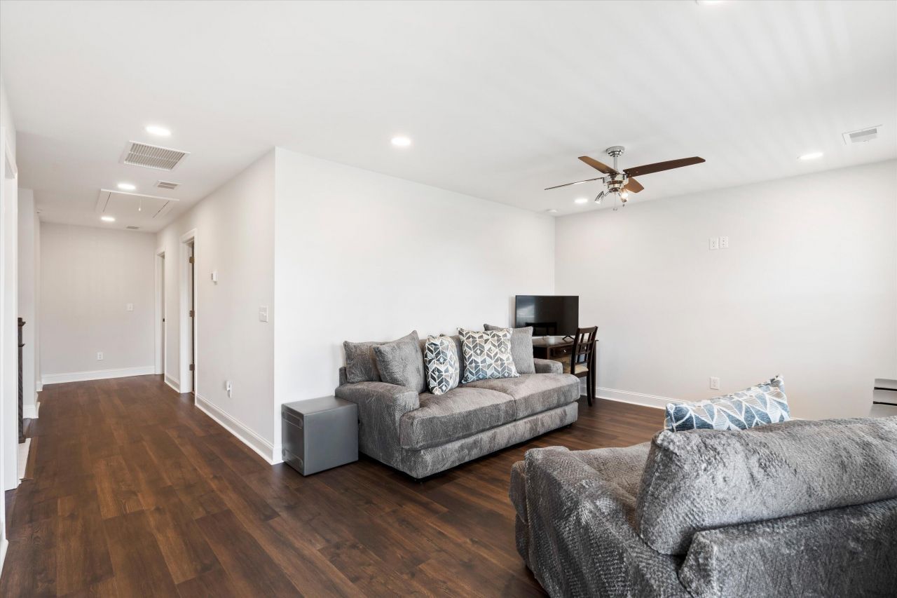 428 Eagleview Drive Photo 28