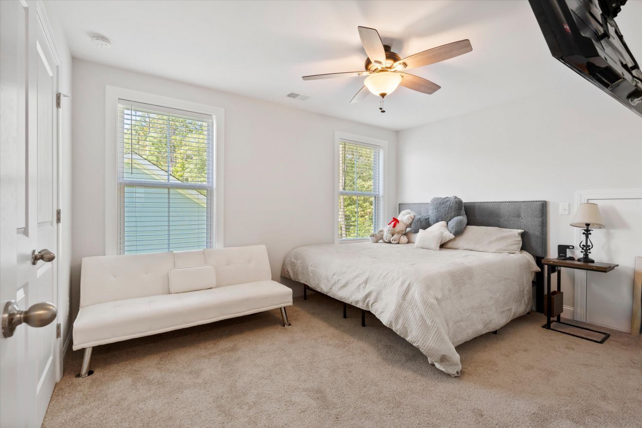 428 Eagleview Drive Photo 35