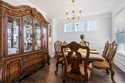 428 Eagleview Drive photo 4