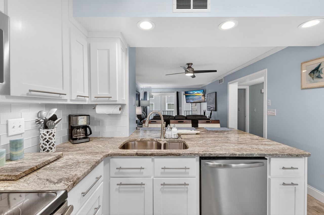 9581 Shore Dr. Photo 10