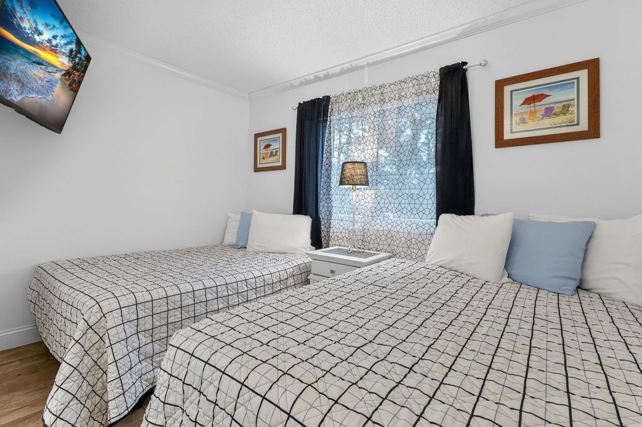 9581 Shore Dr. Photo 29