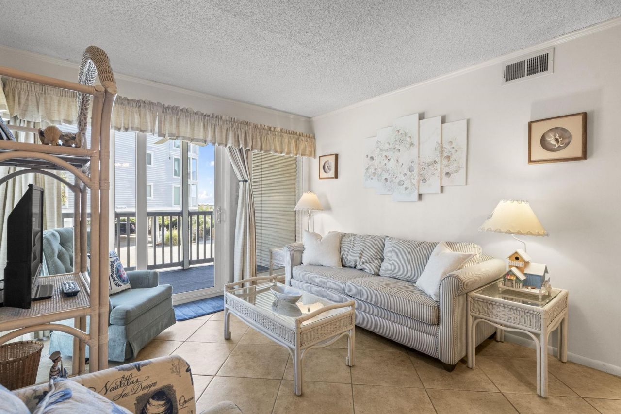 9570 Shore Dr. Photo 11