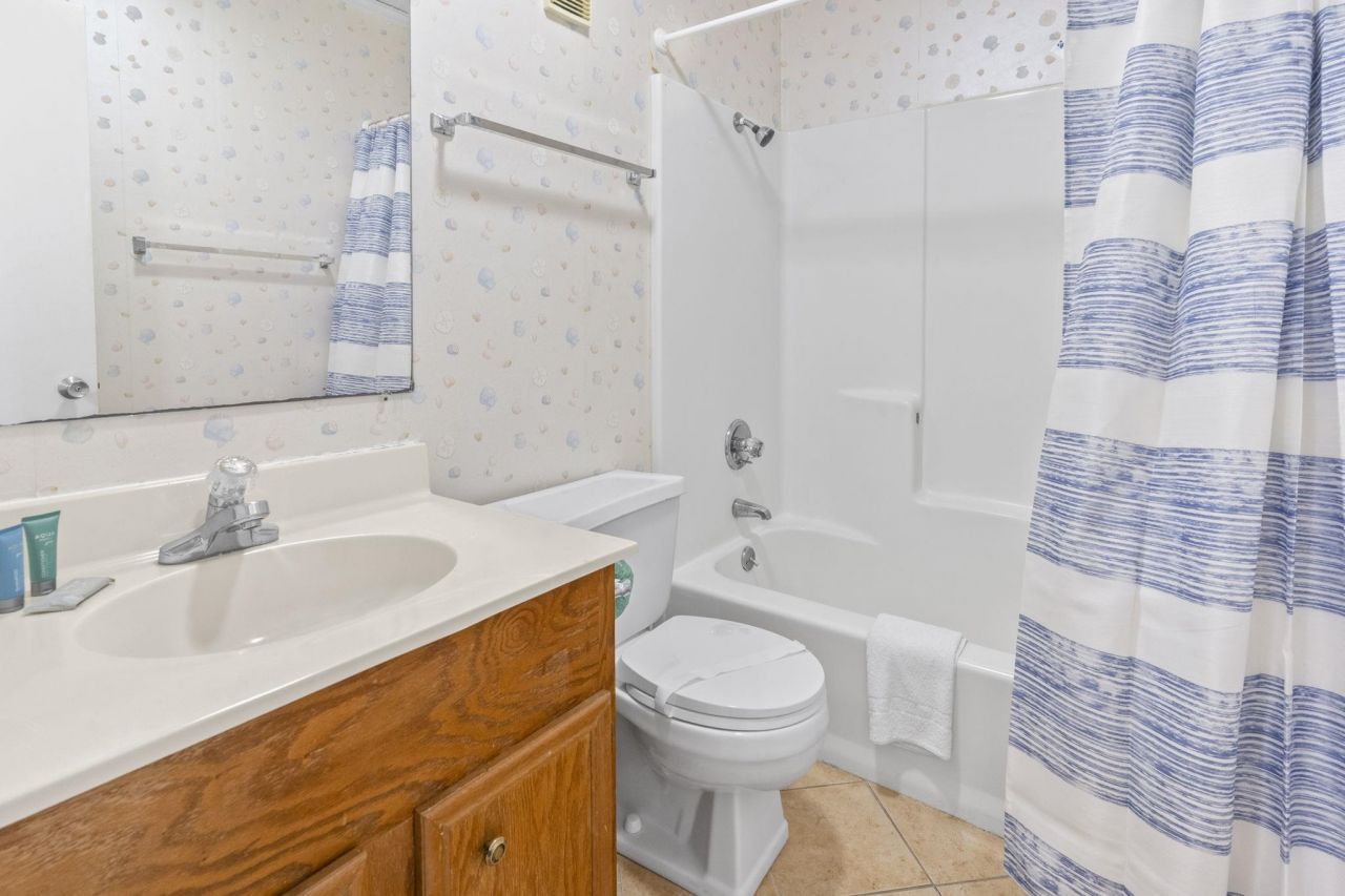 9570 Shore Dr. Photo 21