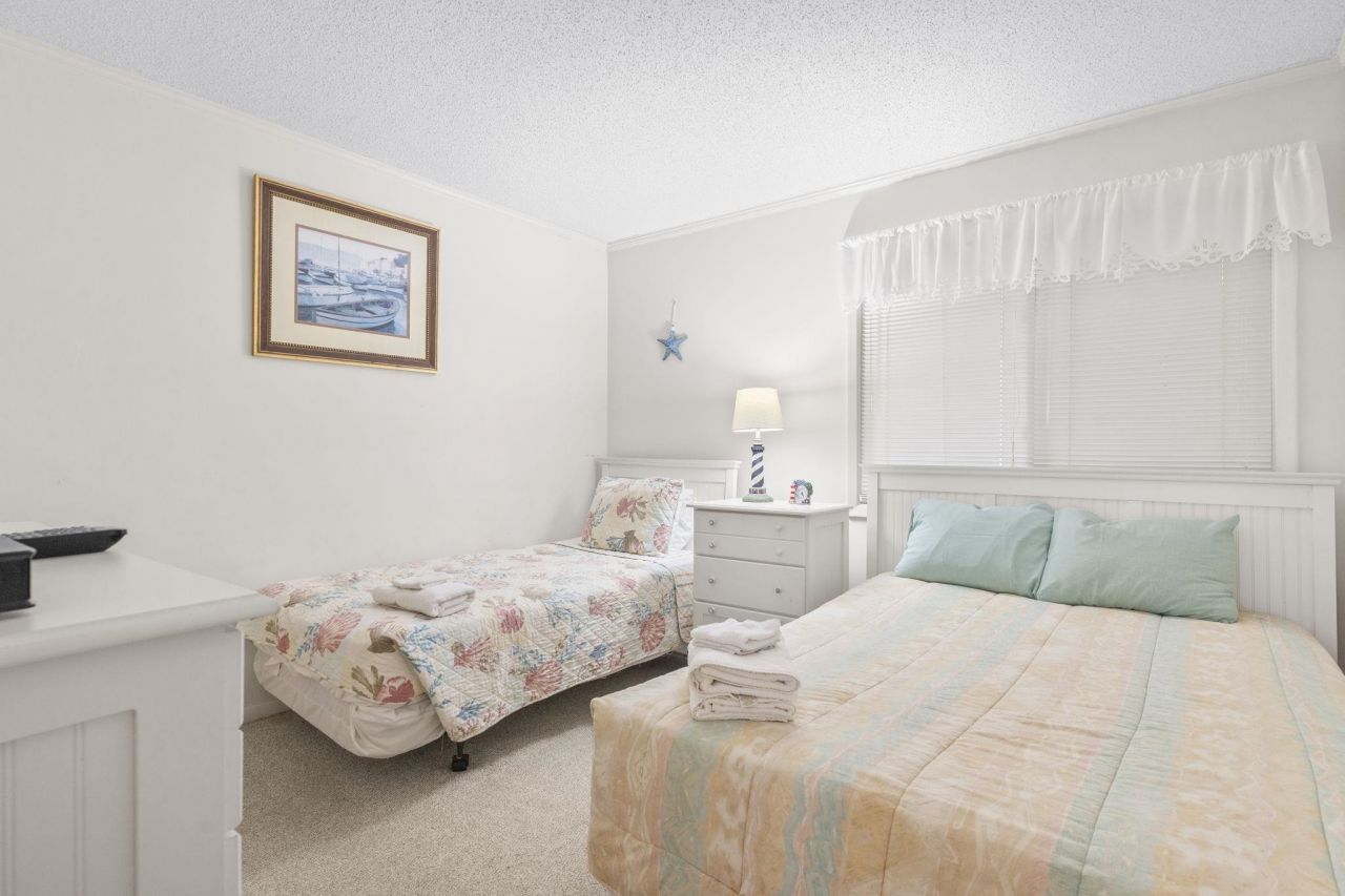 9570 Shore Dr. Photo 24