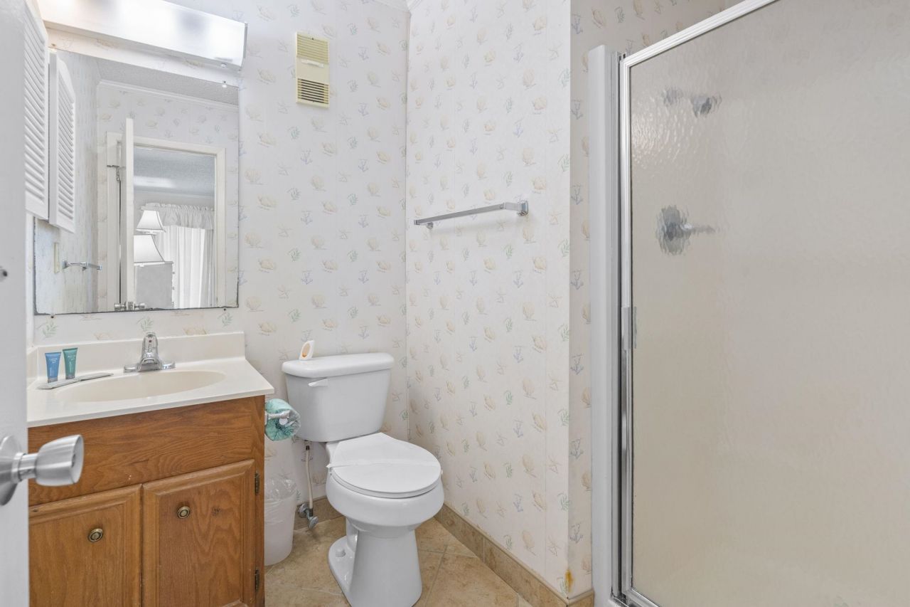 9570 Shore Dr. Photo 26