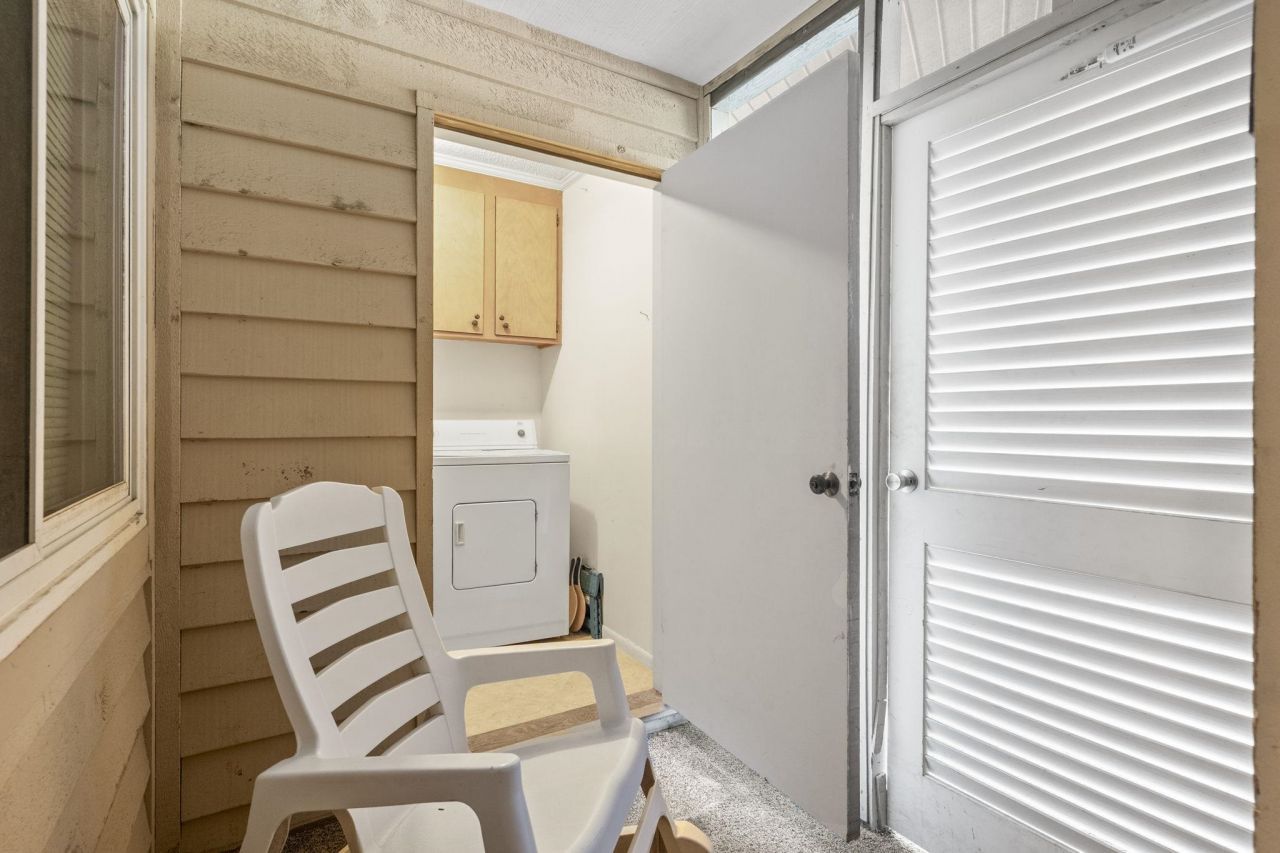 9570 Shore Dr. Photo 29