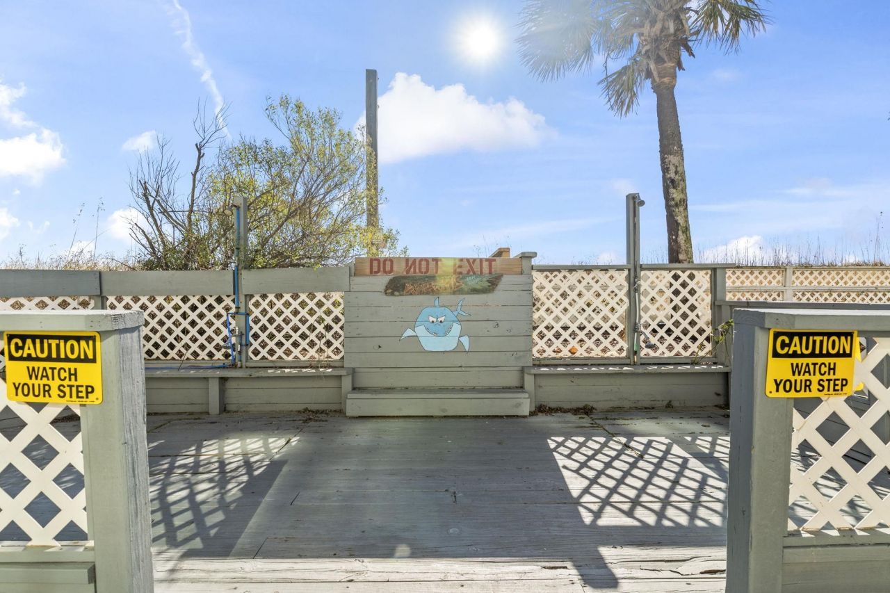 9570 Shore Dr. Photo 32