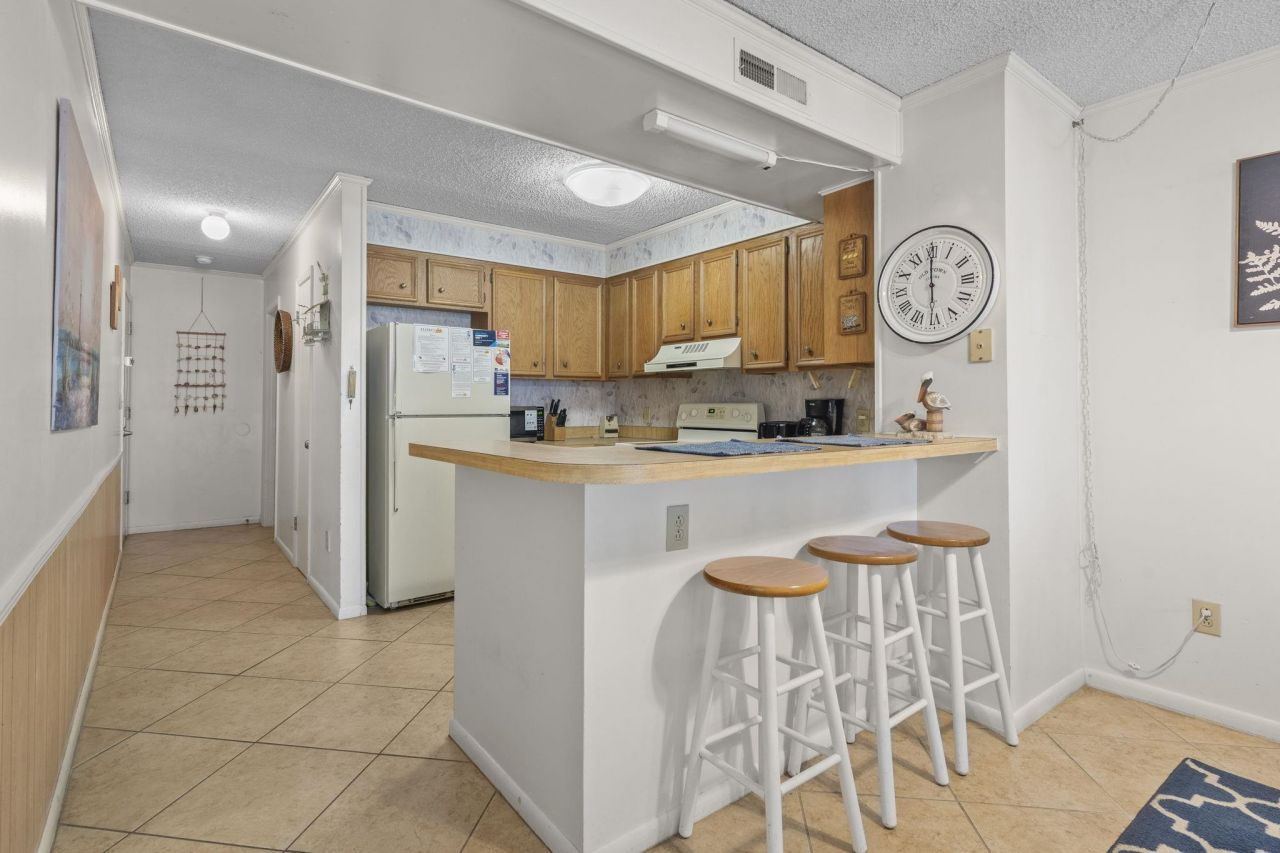 9570 Shore Dr. Photo 4