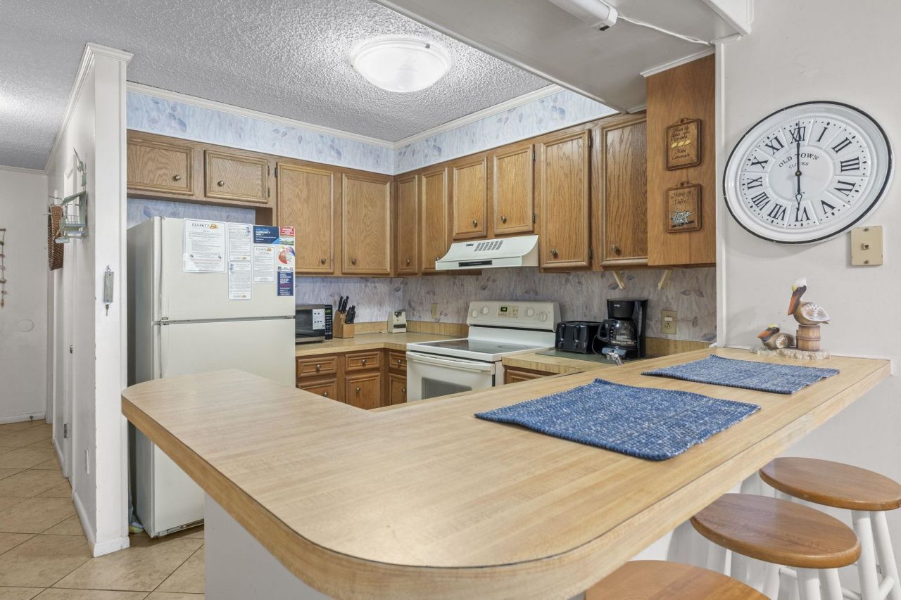 9570 Shore Dr. Photo 5