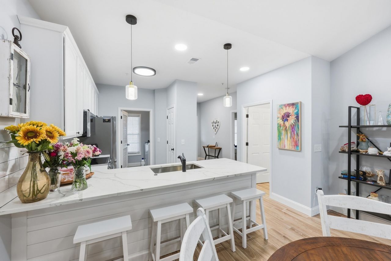 5810 Longwood Dr. Photo 6