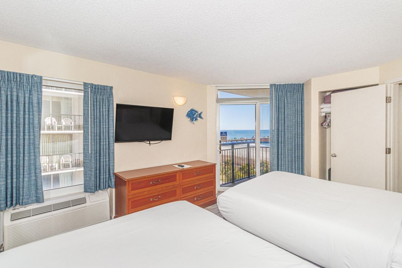 2300 N Ocean Blvd. Photo 18