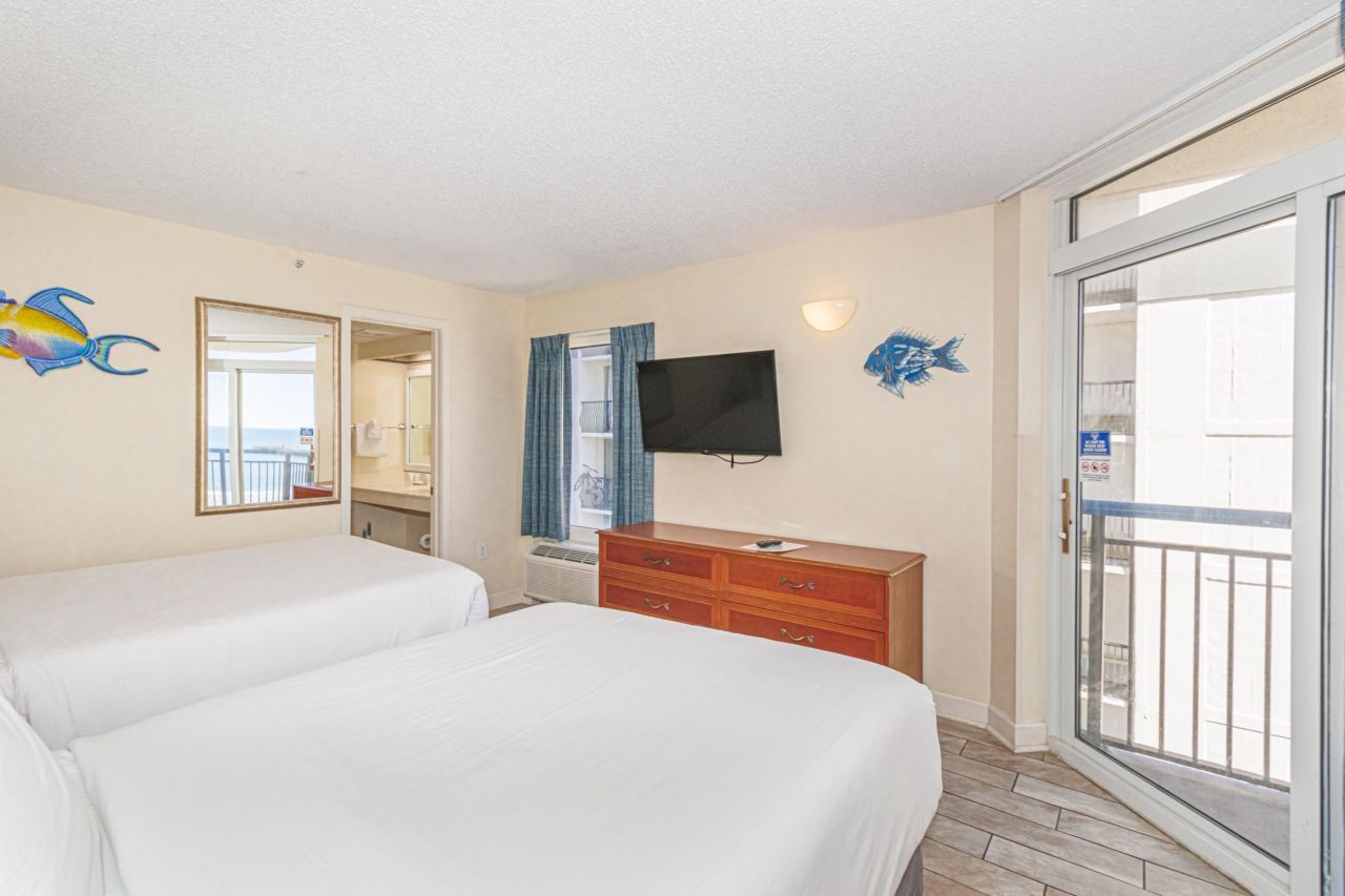 2300 N Ocean Blvd. Photo 19