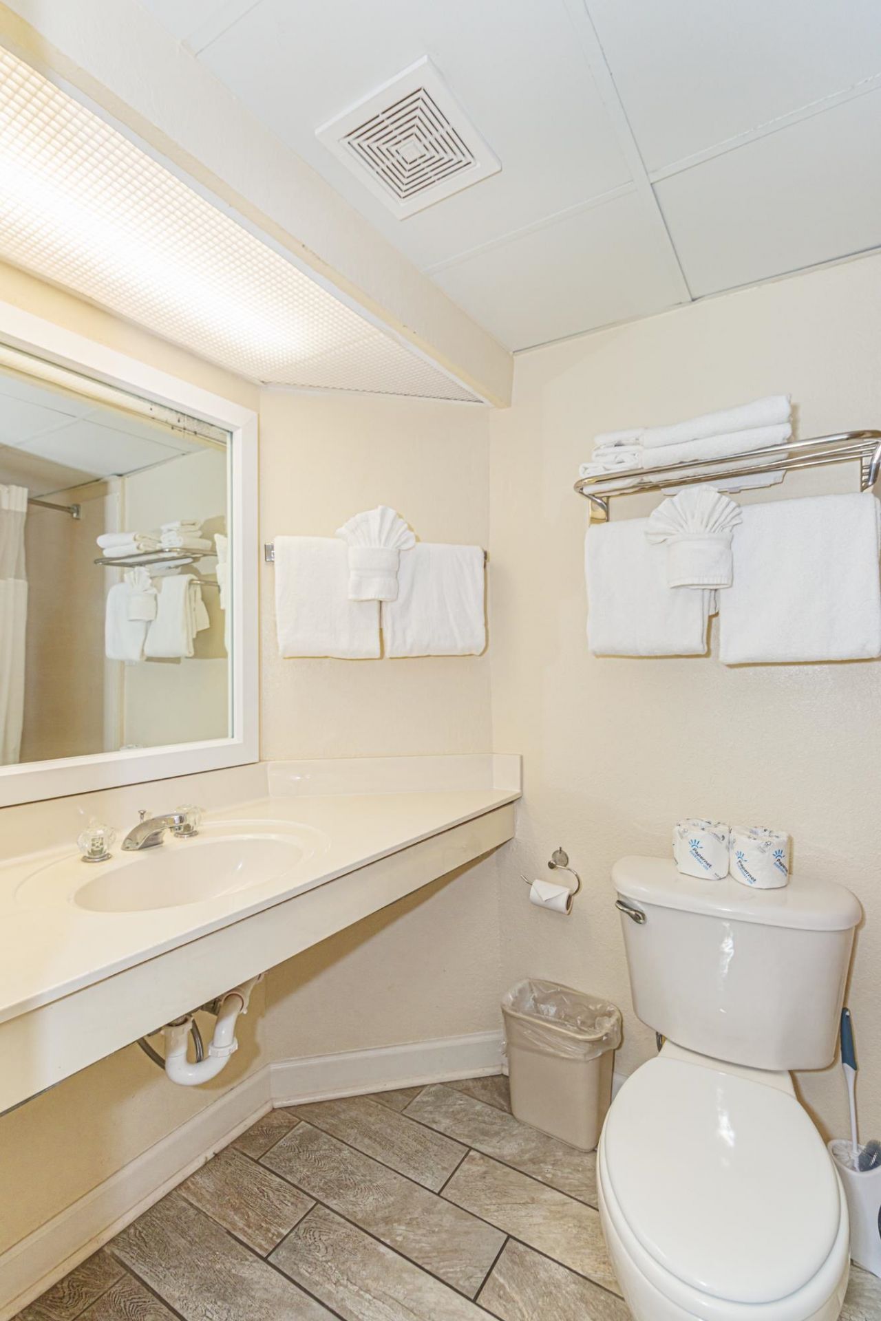 2300 N Ocean Blvd. Photo 25