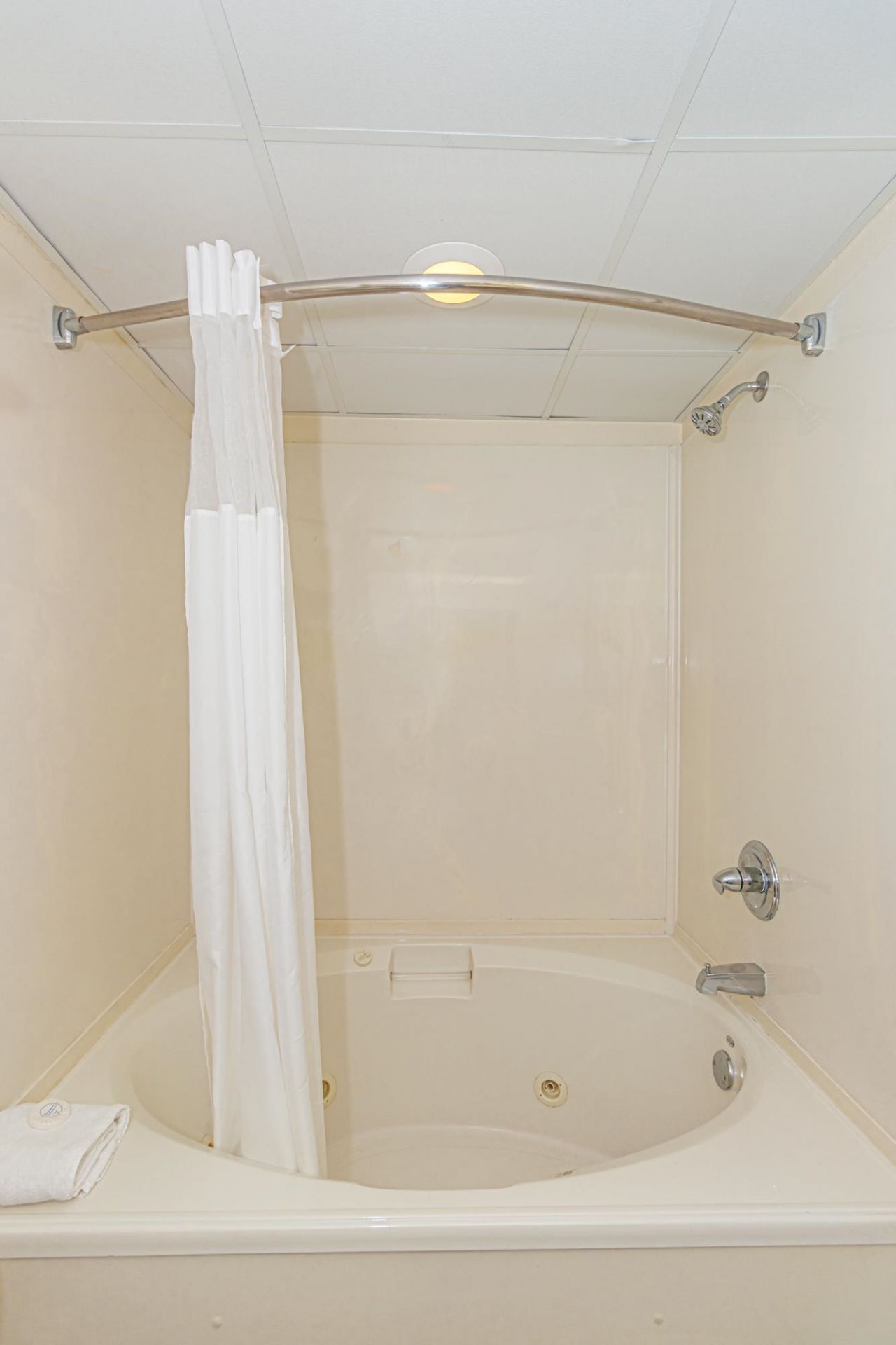 2300 N Ocean Blvd. Photo 26