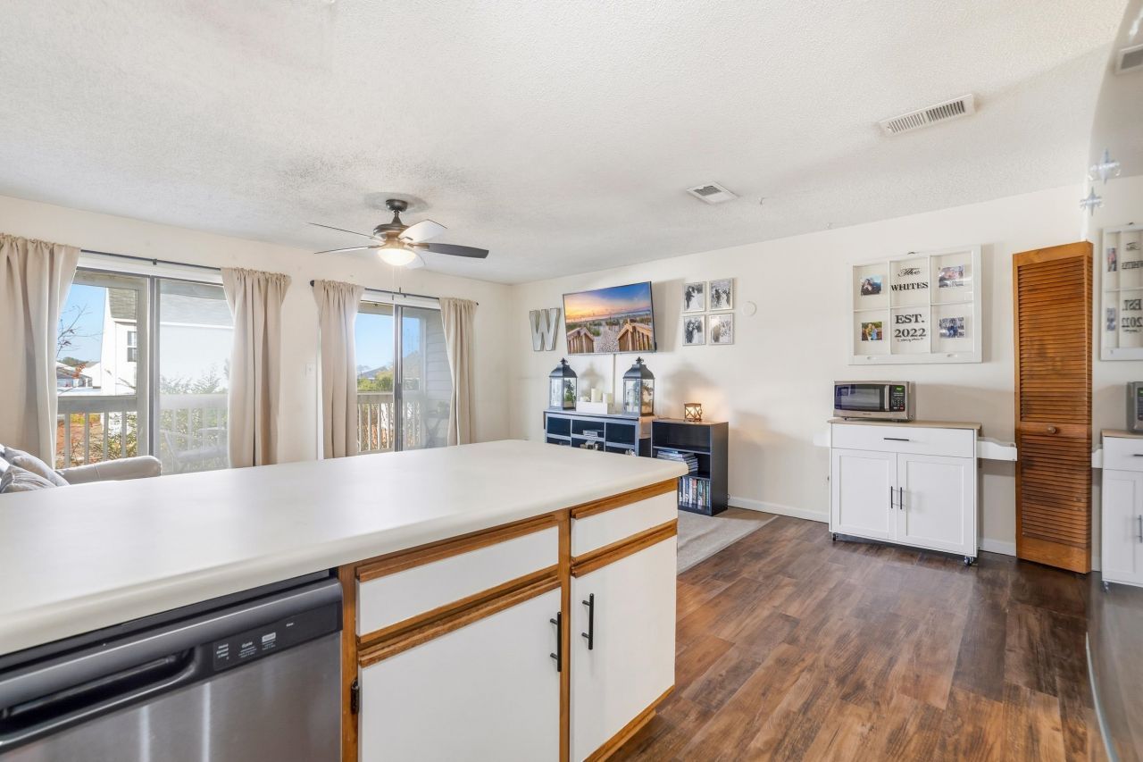 510 Fairwood Lakes Dr. Photo 11