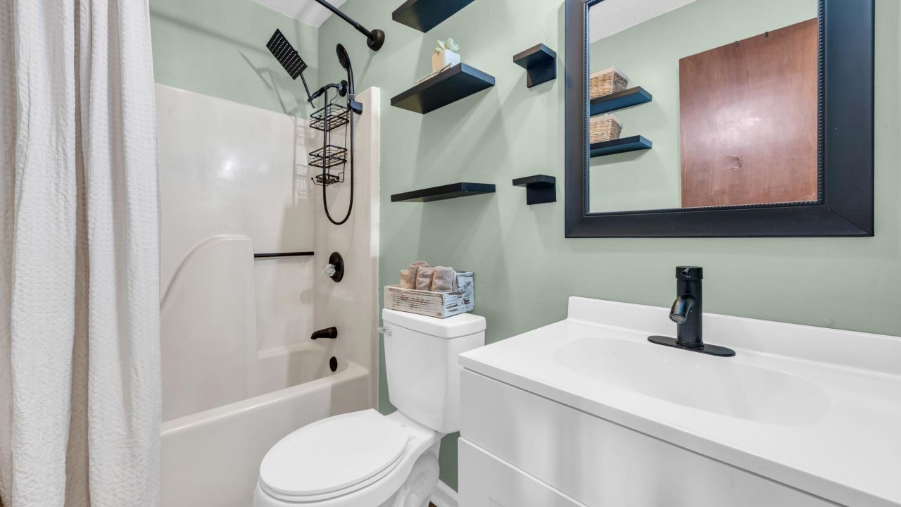 510 Fairwood Lakes Dr. Photo 4