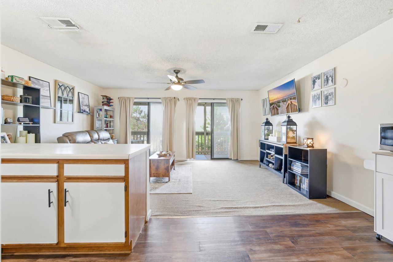 510 Fairwood Lakes Dr. Photo 9