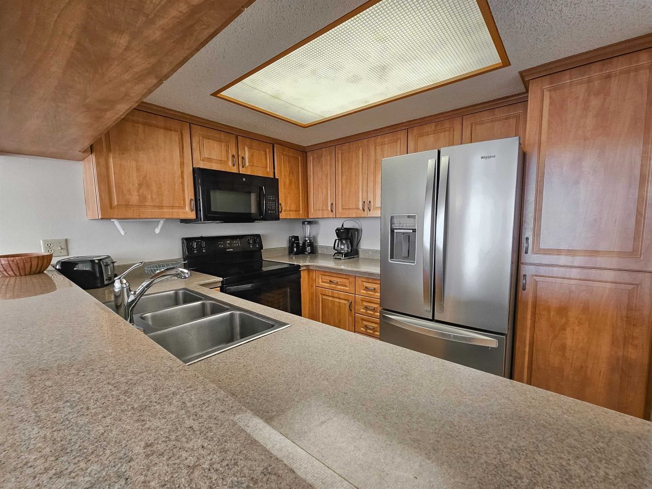 9820 Queensway Blvd. Photo 10