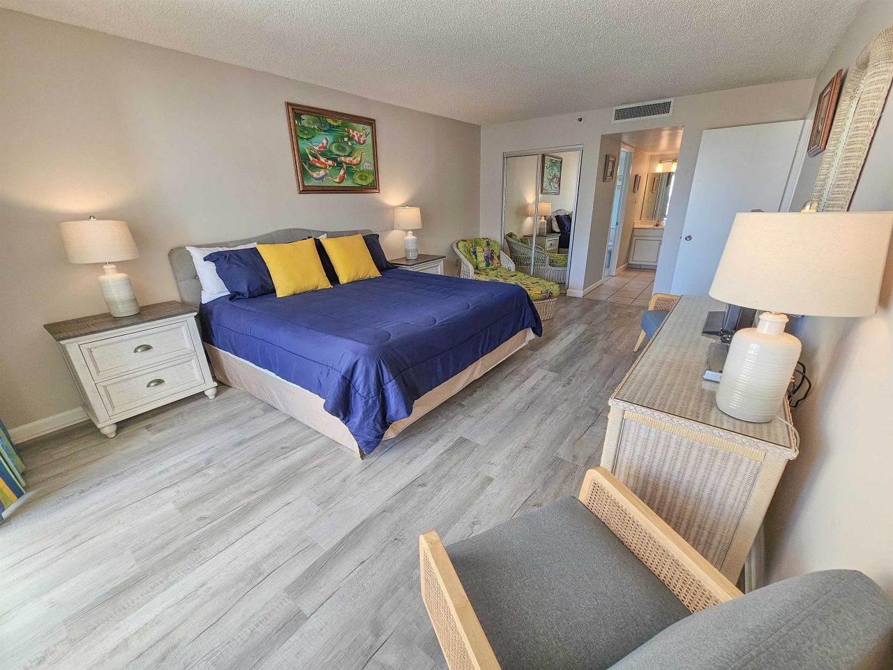 9820 Queensway Blvd. Photo 21