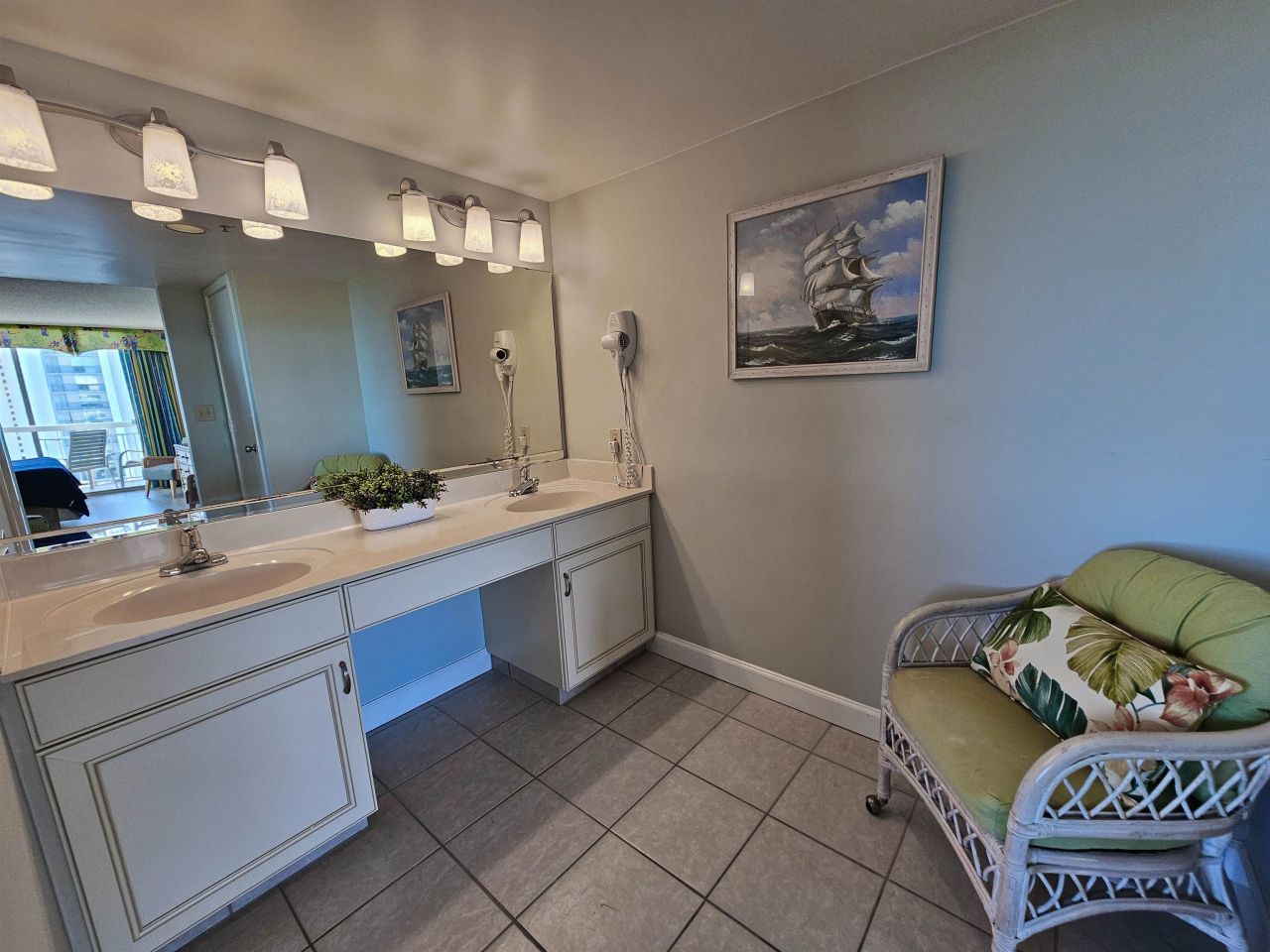 9820 Queensway Blvd. Photo 22