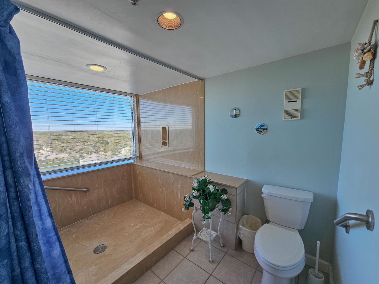 9820 Queensway Blvd. Photo 23