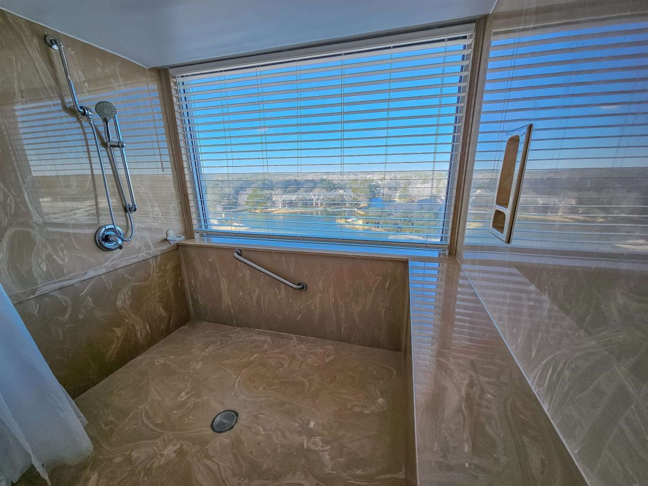 9820 Queensway Blvd. Photo 24