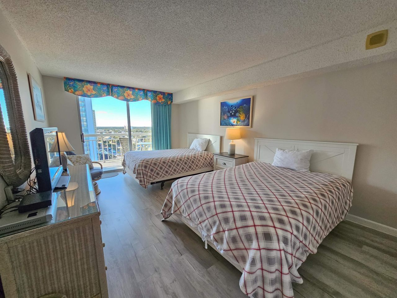 9820 Queensway Blvd. Photo 25