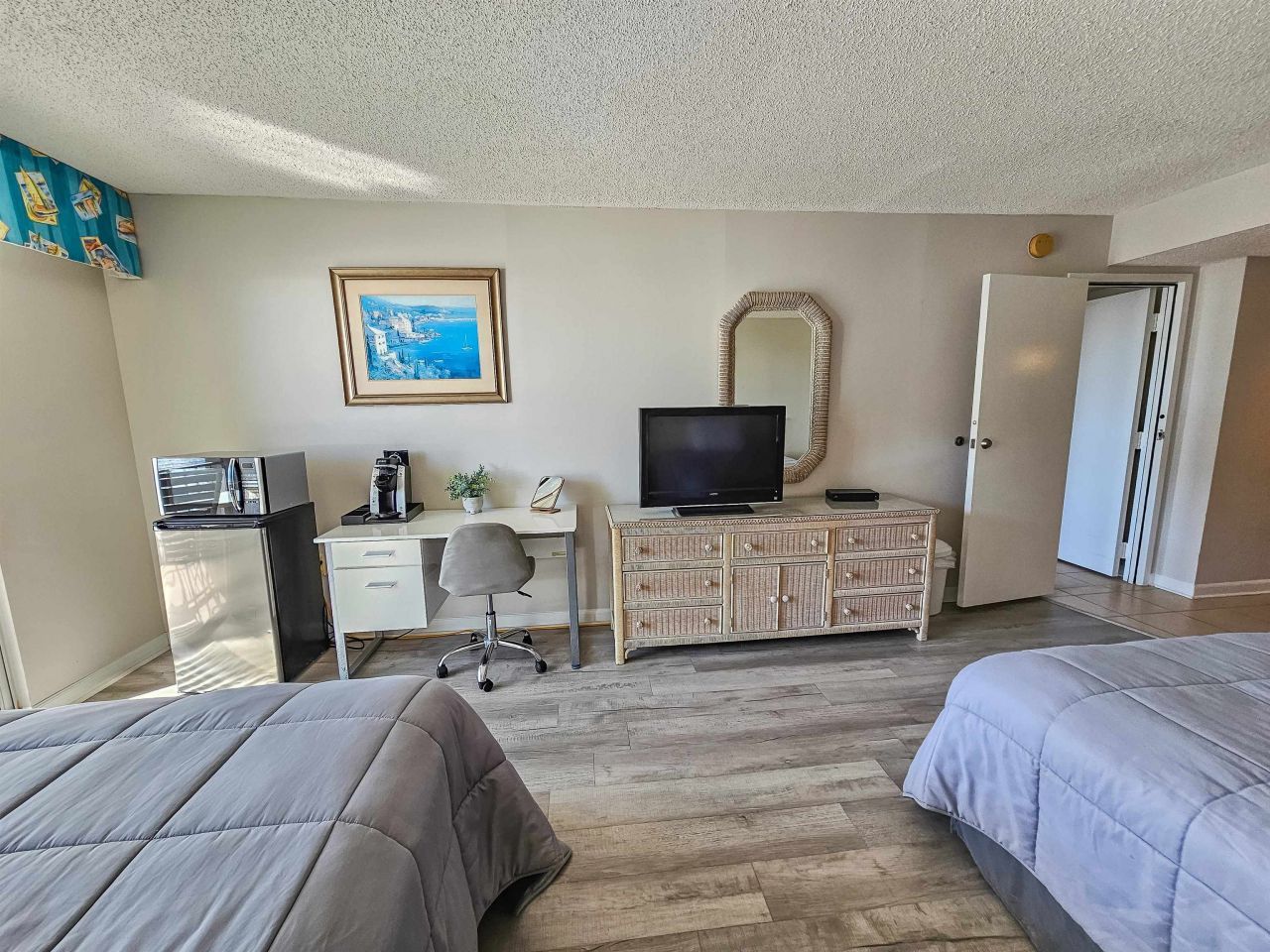 9820 Queensway Blvd. Photo 31