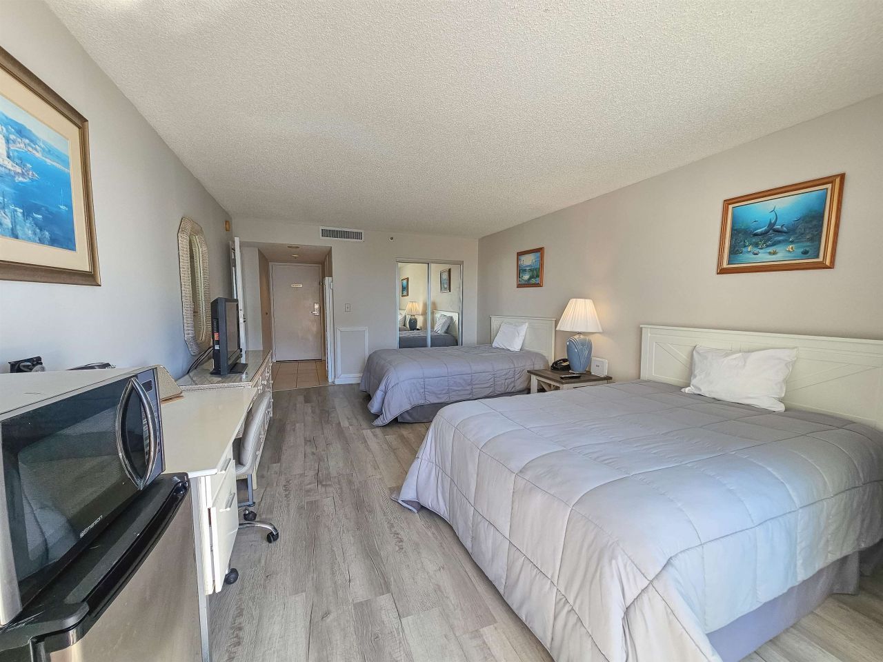 9820 Queensway Blvd. Photo 33