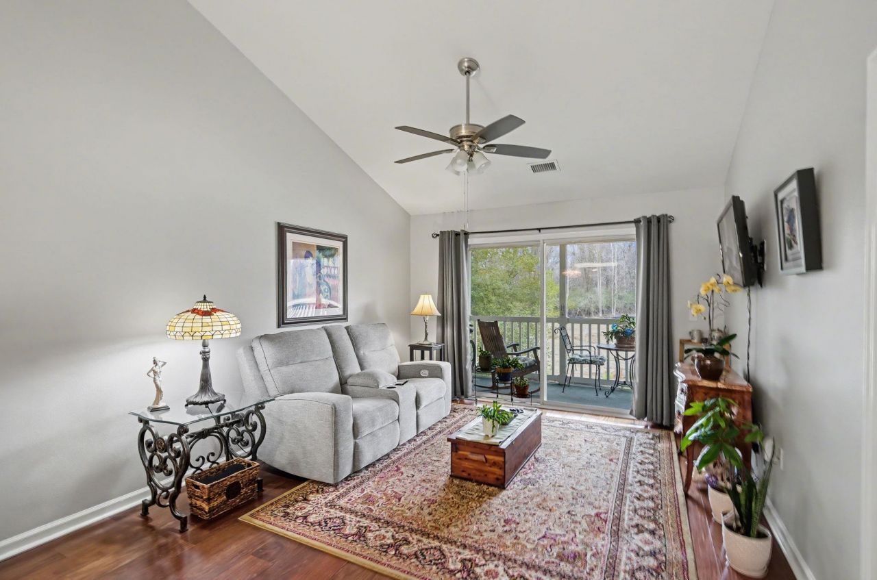 1250 River Oaks Dr. Photo 5