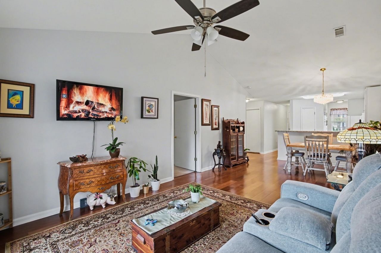 1250 River Oaks Dr. Photo 7