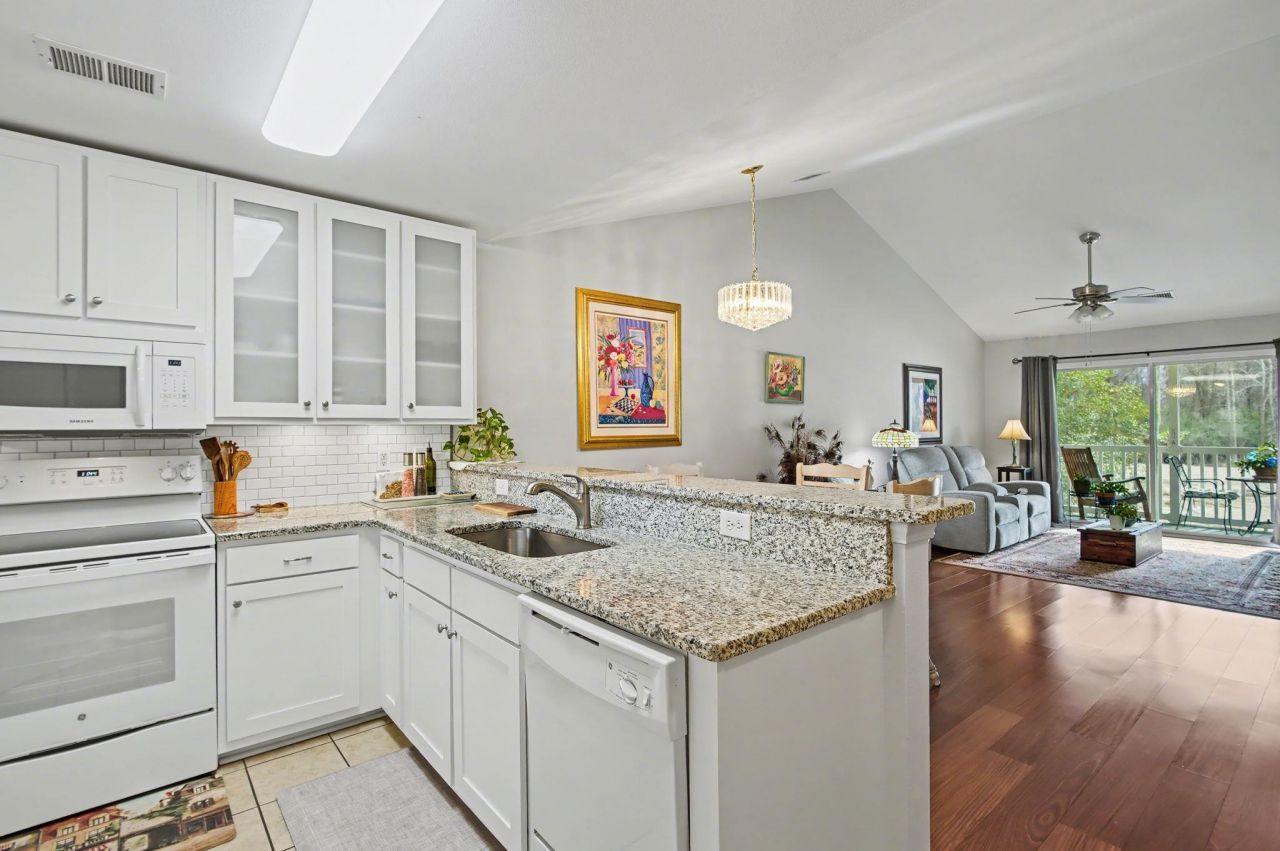 1250 River Oaks Dr. Photo 9