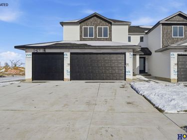 8911 Peregrine Road, Lincoln, NE 68505