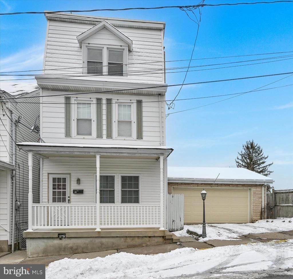 218 OAK STREET, MINERSVILLE, PA 17954
