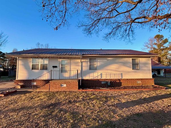 410 E Elm St, Walnut Ridge, AR 72476