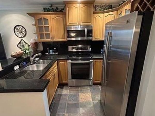 9141 Sunrise Lakes Boulevard, Unit 208, Sunrise, FL 33322