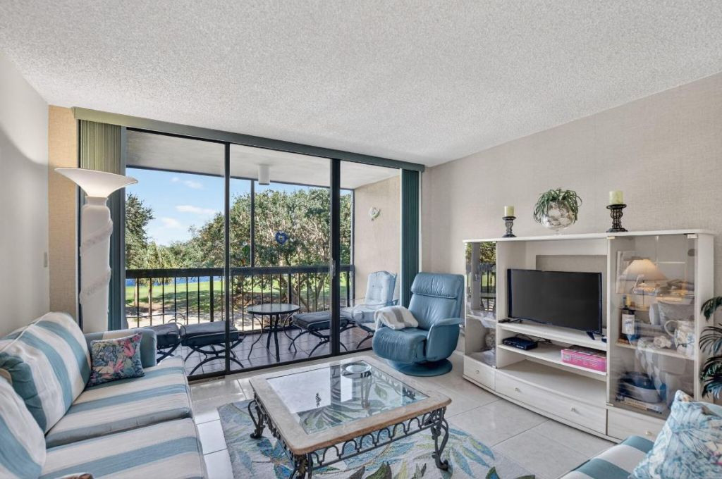 1736 Bridgewood Drive, Boca Raton, FL 33434 Photo