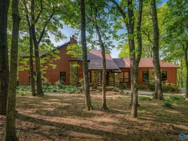 5000 Sunset Bluff SE, Huntsville, AL 35803