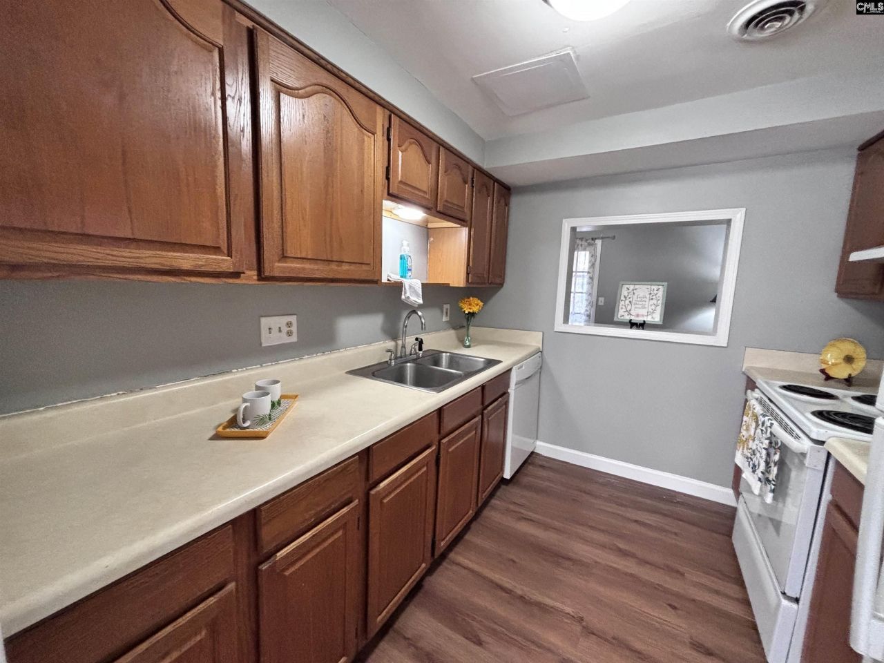 7602 Hunt Club Road Photo 6