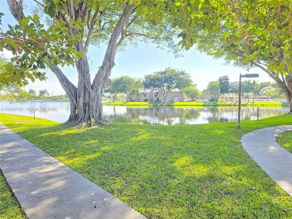 2331 NW 96th Ter, Unit 17L, Pembroke Pines, FL 33024