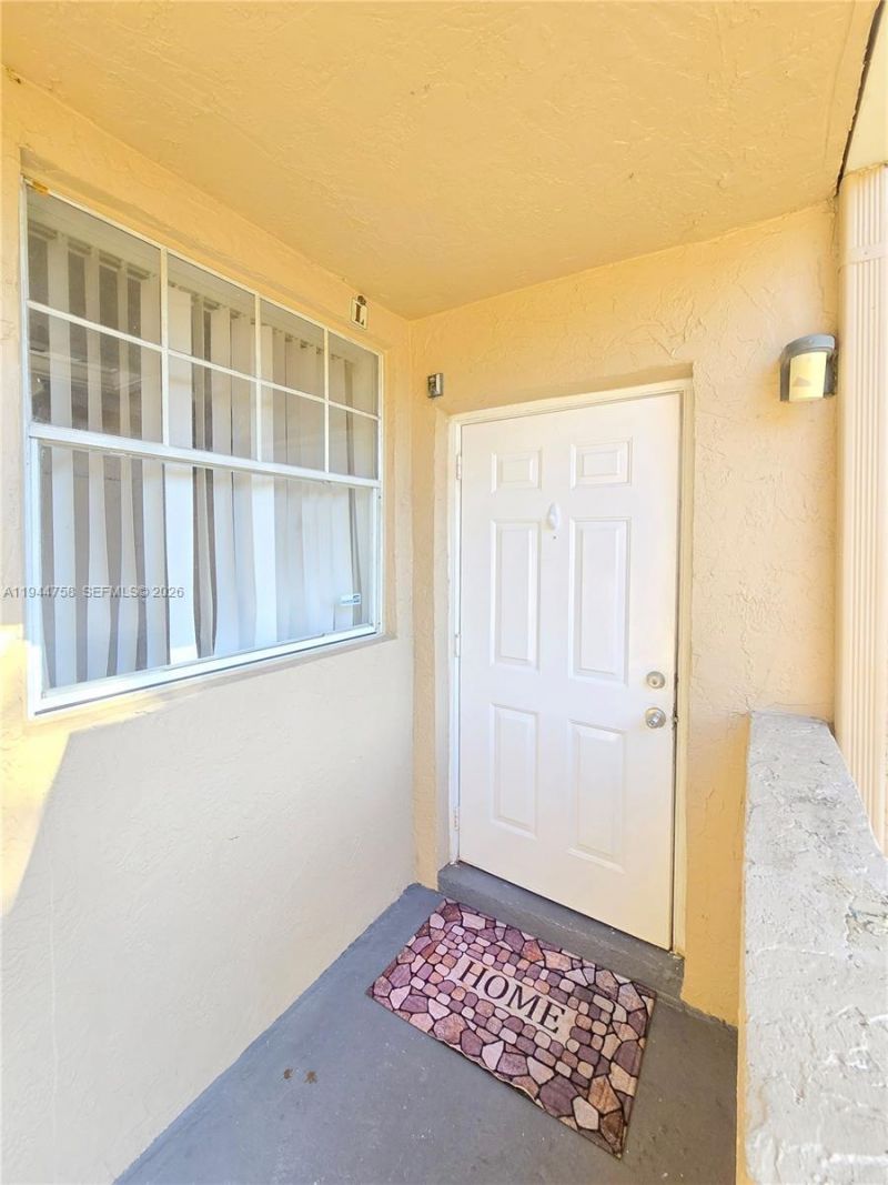 2331 NW 96th Ter, Unit 17L, Pembroke Pines, FL 33024 Photo