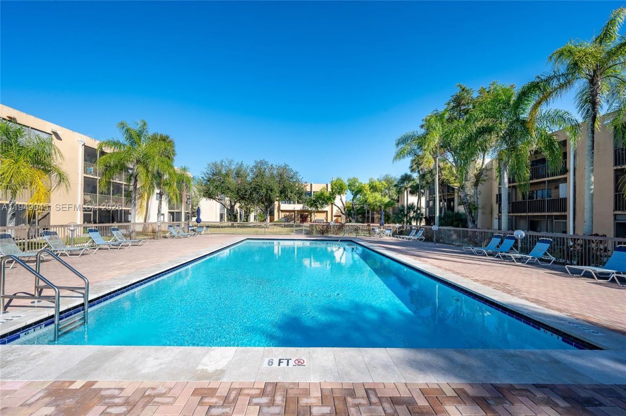 8415 SW 107th Ave, Unit 338W, Miami, FL 33173 Photo