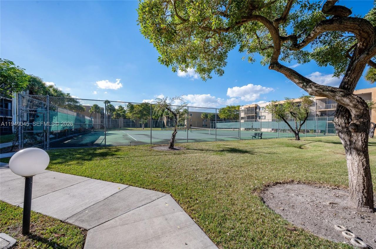 8415 SW 107th Ave, Unit 338W, Miami, FL 33173 Photo