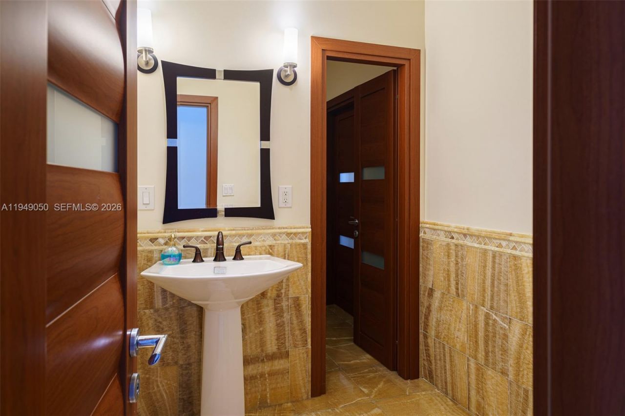 205 Ocean Blvd , Golden Beach, FL 33160 Photo