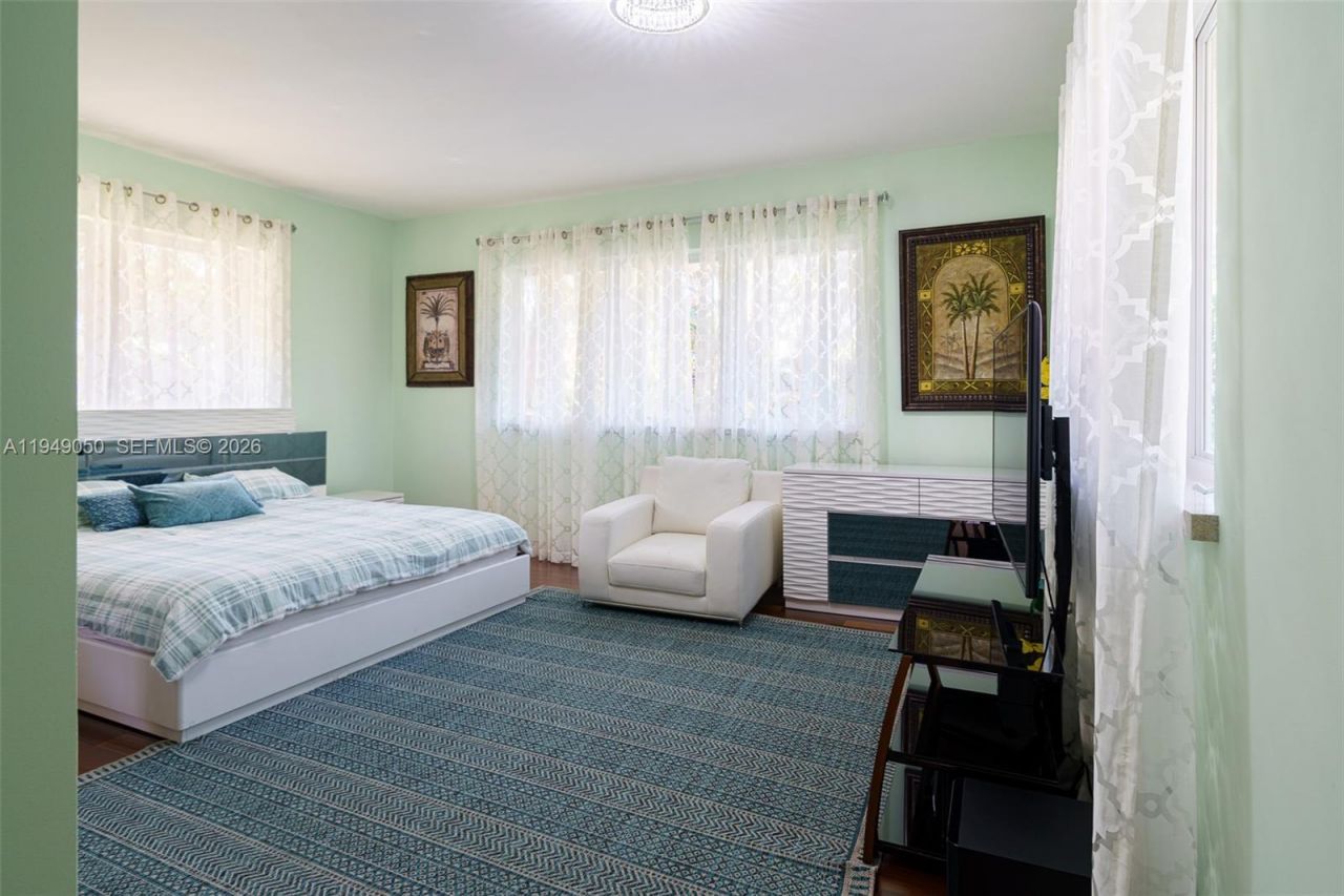 205 Ocean Blvd , Golden Beach, FL 33160 Photo