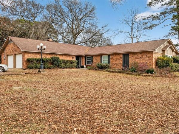 2090 Fort Drive, Longview, TX 75604