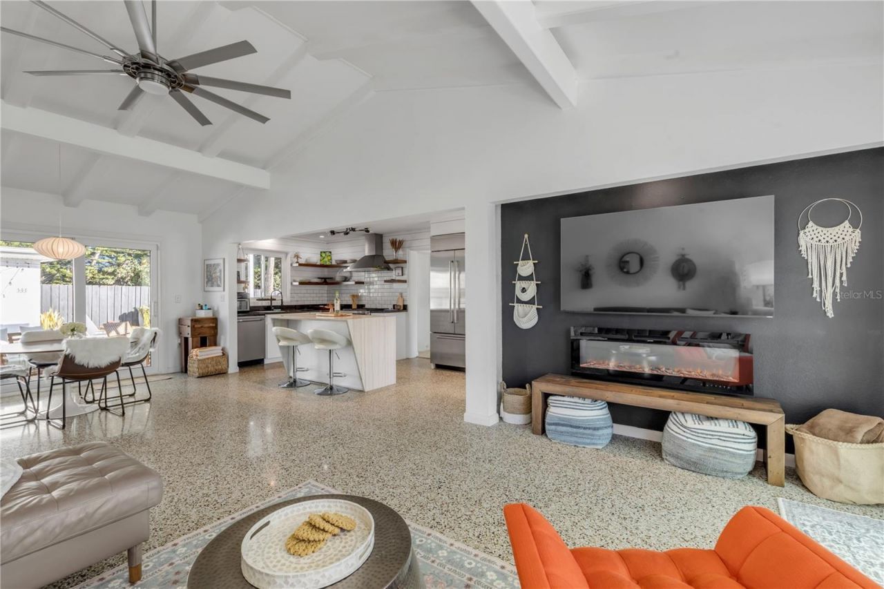 905 N Peninsula Avenue, New Smyrna Beach, FL 32169 Photo